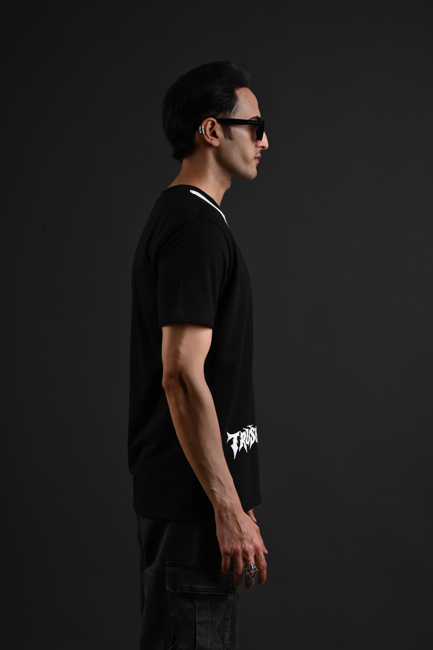 TRUST ISSUE TEE