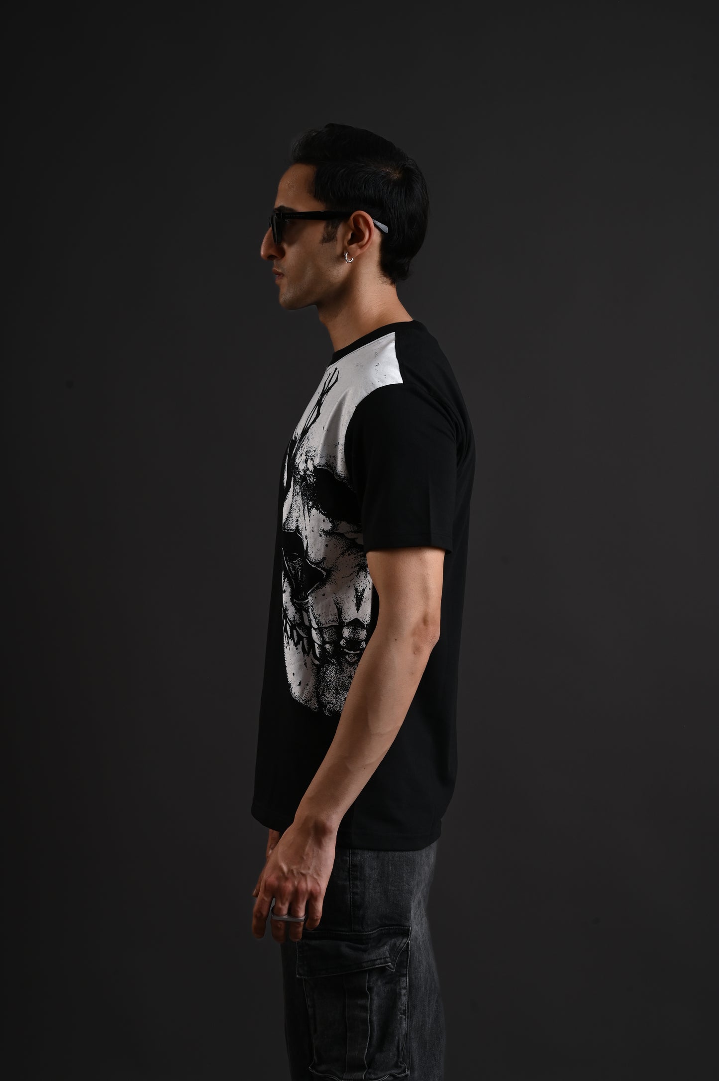 TRUST ISSUE TEE