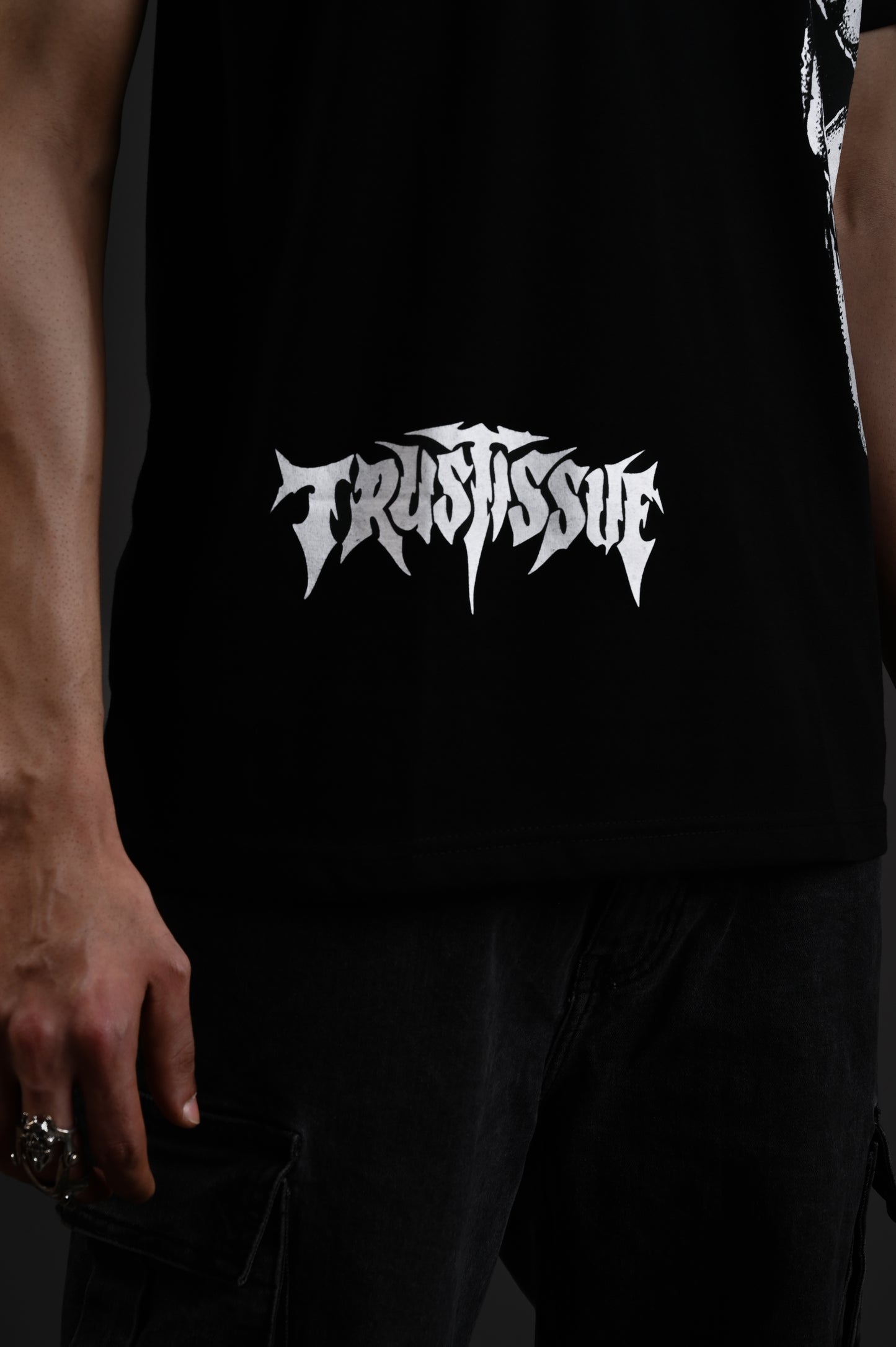 TRUST ISSUE TEE