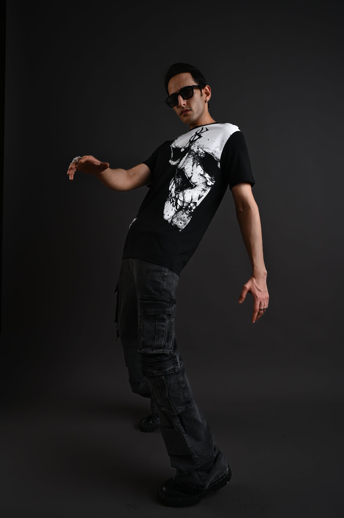 TRUST ISSUE TEE